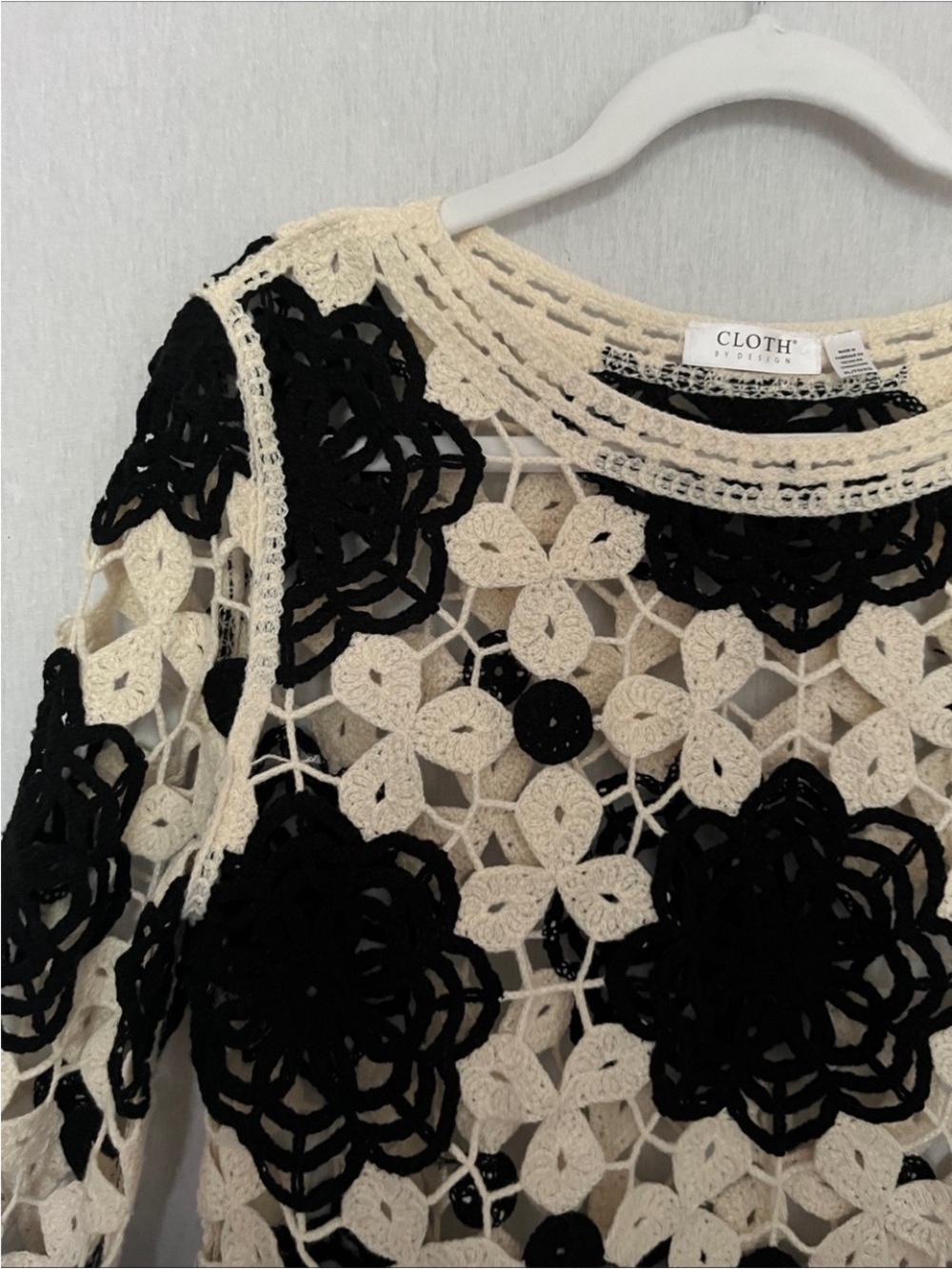 Beautiful top . - Picture 6 of 6
